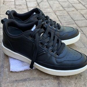 Vionic arch support sneakers